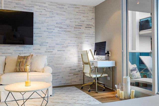 2301 Collins Ave 421, Miami Beach, FL 33139