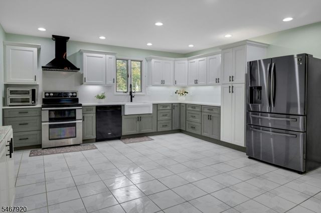 39 Hillside Ave, Jefferson Twp., NJ 07460