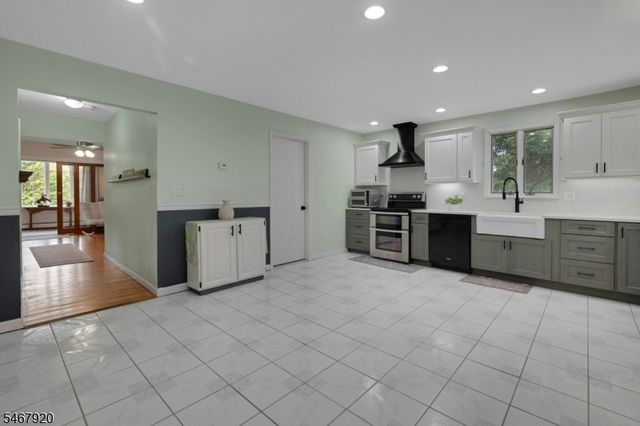 39 Hillside Ave, Jefferson Twp., NJ 07460