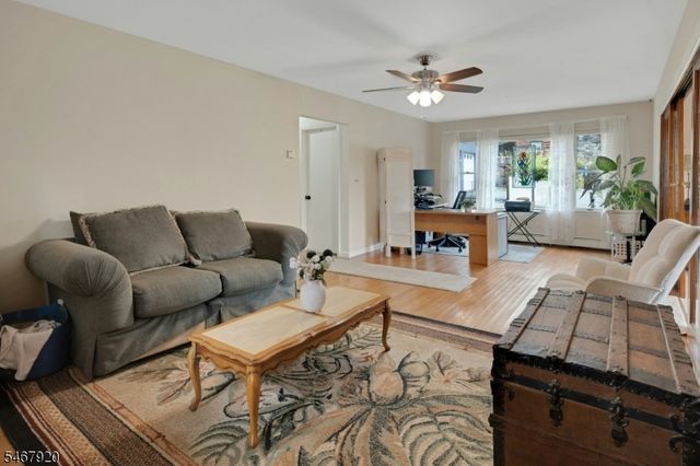 39 Hillside Ave, Jefferson Twp., NJ 07460