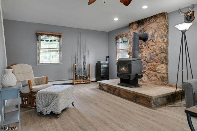 39 Hillside Ave, Jefferson Twp., NJ 07460