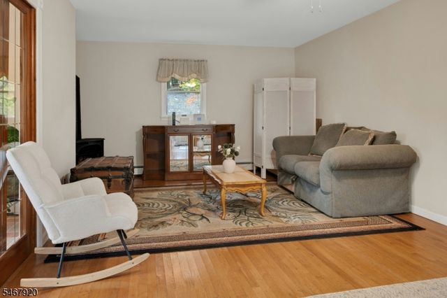 39 Hillside Ave, Jefferson Twp., NJ 07460
