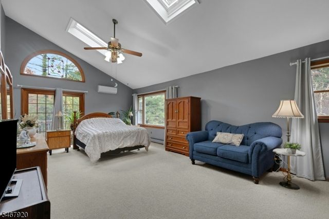 39 Hillside Ave, Jefferson Twp., NJ 07460