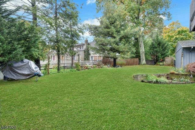 39 Hillside Ave, Jefferson Twp., NJ 07460