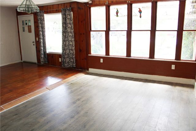 316 E Hoffman Ave, Kingsville, TX 78363