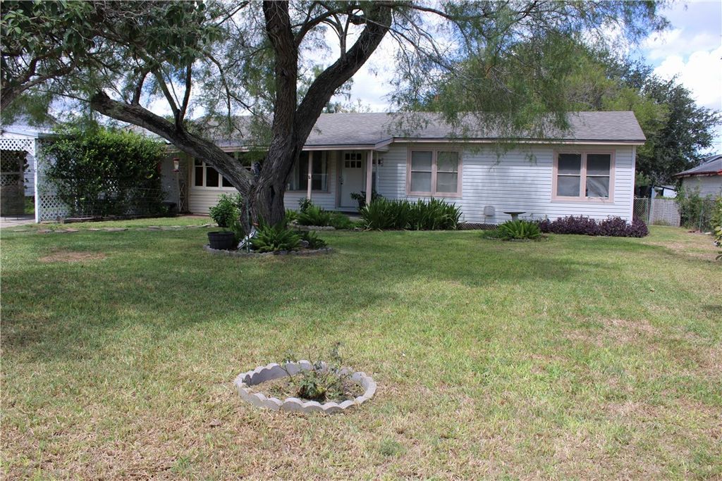 316 E Hoffman Ave, Kingsville, TX 78363