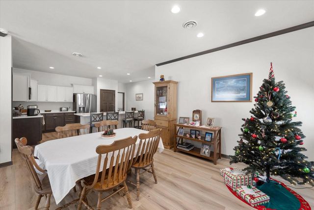 116 Four Seasons LANE, Kewaskum, WI 53040