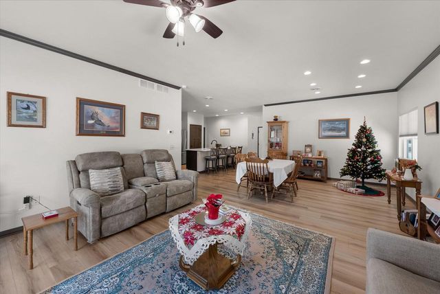 116 Four Seasons LANE, Kewaskum, WI 53040