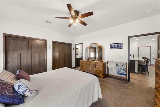 116 Four Seasons LANE, Kewaskum, WI 53040