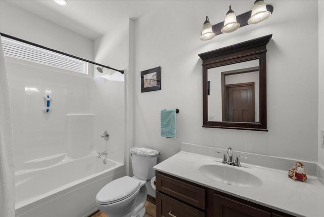 116 Four Seasons LANE, Kewaskum, WI 53040