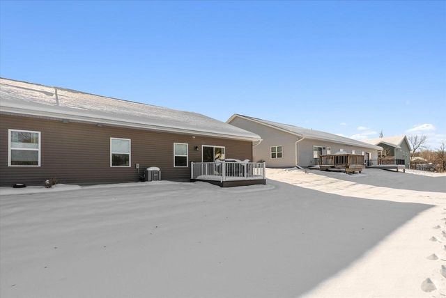 116 Four Seasons LANE, Kewaskum, WI 53040