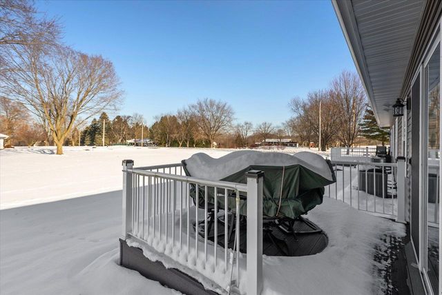 116 Four Seasons LANE, Kewaskum, WI 53040