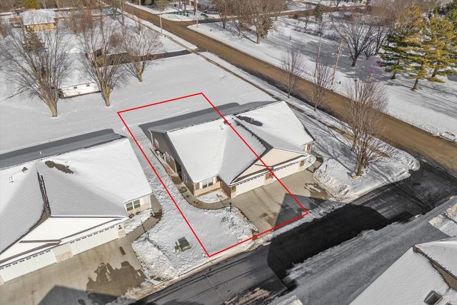 116 Four Seasons LANE, Kewaskum, WI 53040