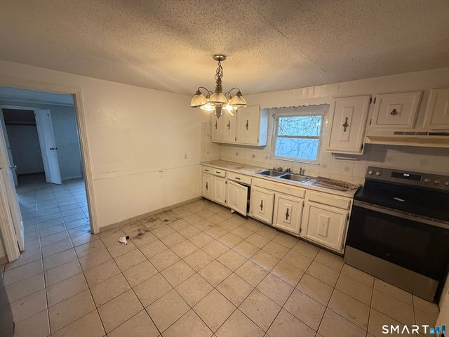 18 Lincoln Street, East Hartford, CT 06106