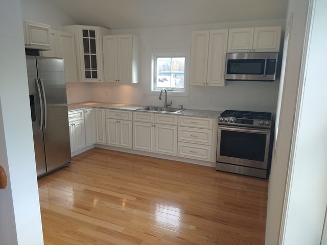 26 Russell St A-B, Hadley, MA 01035