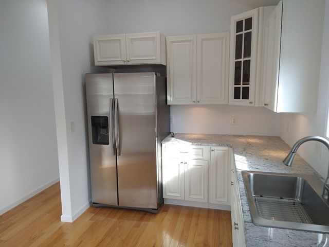 26 Russell St A-B, Hadley, MA 01035