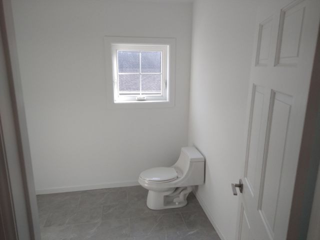26 Russell St A-B, Hadley, MA 01035