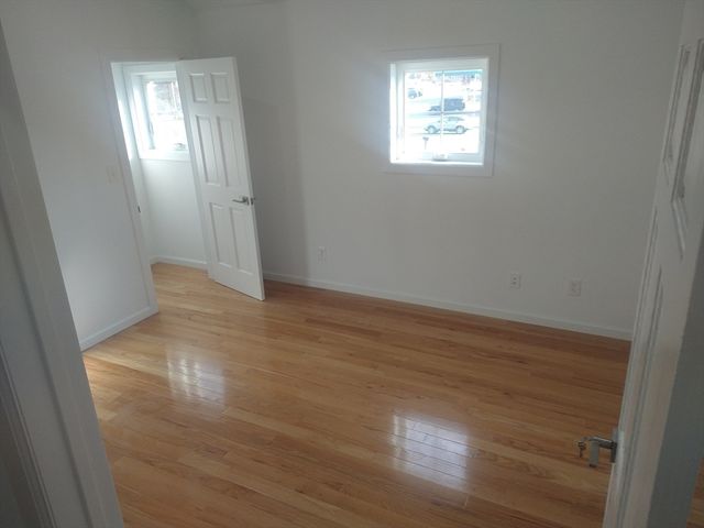 26 Russell St A-B, Hadley, MA 01035