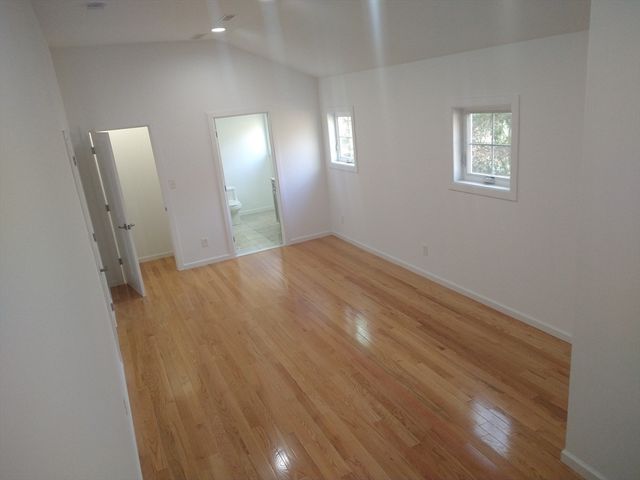 26 Russell St A-B, Hadley, MA 01035