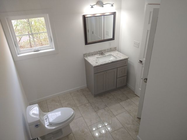 26 Russell St A-B, Hadley, MA 01035