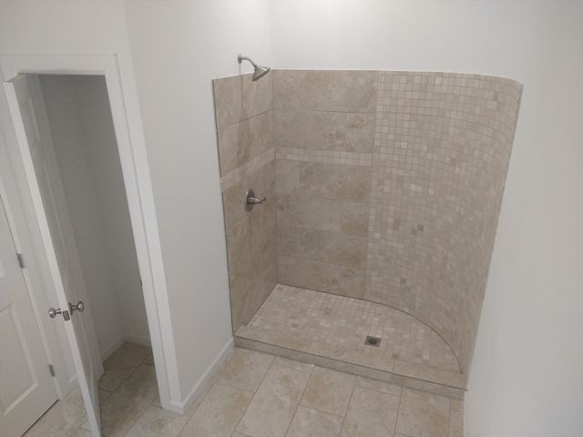 26 Russell St A-B, Hadley, MA 01035