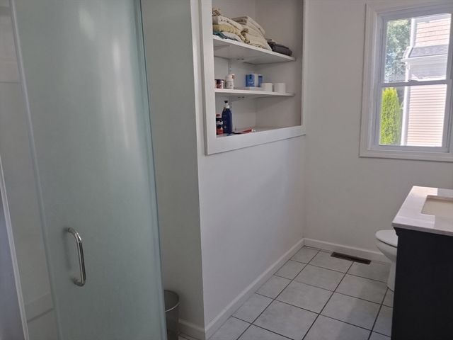 26 Russell St A-B, Hadley, MA 01035