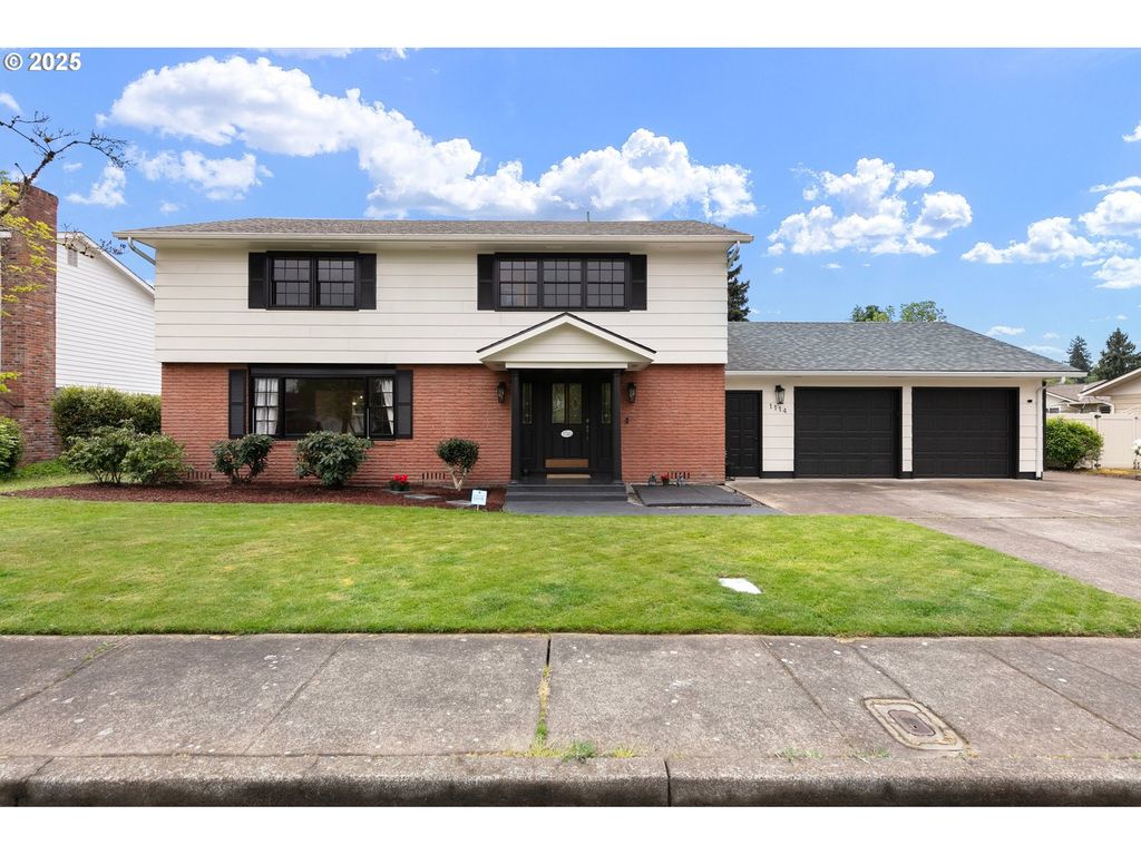 1114 LAKEWOOD Dr Sw, Albany, OR 97321