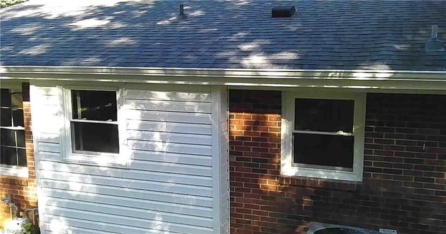 1278 TREDWELL Drive, Winston-salem, NC 27103