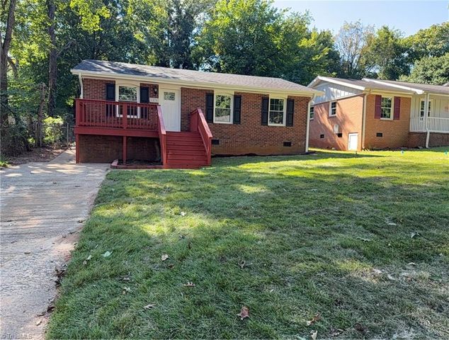 1278 TREDWELL Drive, Winston-salem, NC 27103