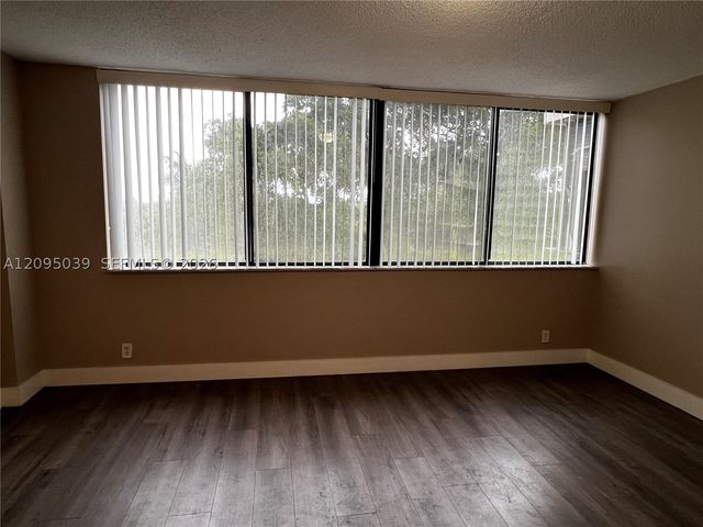4222 Inverrary Blvd 4305, Lauderhill, FL 33319