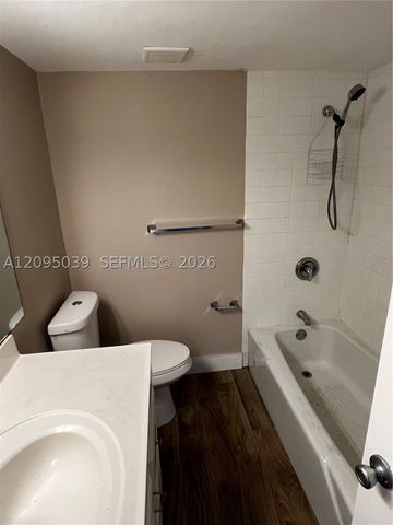 4222 Inverrary Blvd 4305, Lauderhill, FL 33319