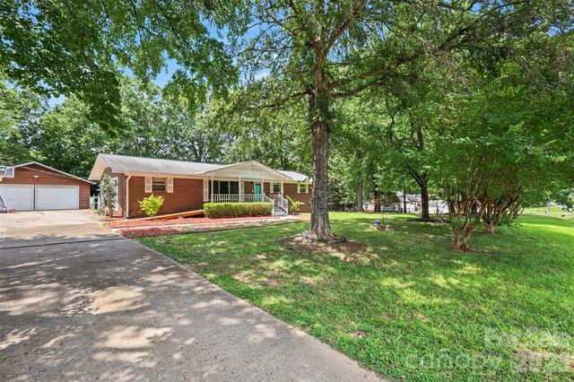 953 Twin Lakes Road, Rock Hill, SC 29732