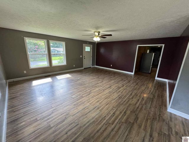 1500 Clayshire, Murray, KY 42071