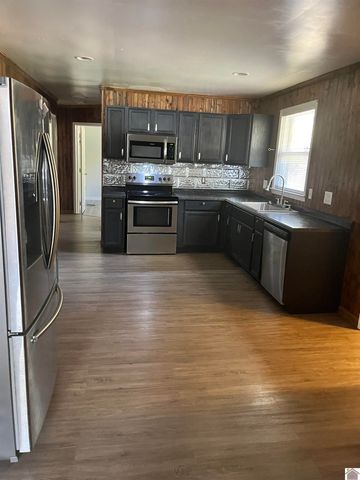 1500 Clayshire, Murray, KY 42071