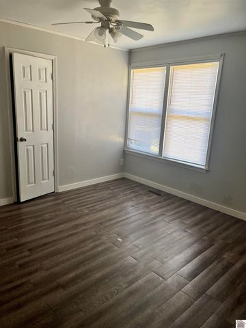 1500 Clayshire, Murray, KY 42071