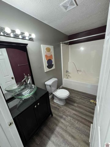 1500 Clayshire, Murray, KY 42071