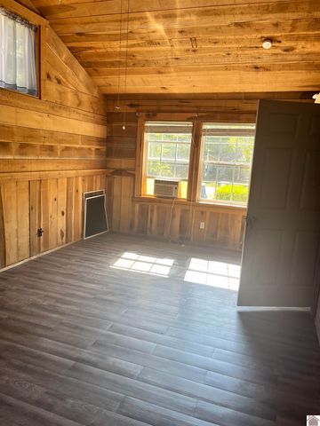 1500 Clayshire, Murray, KY 42071