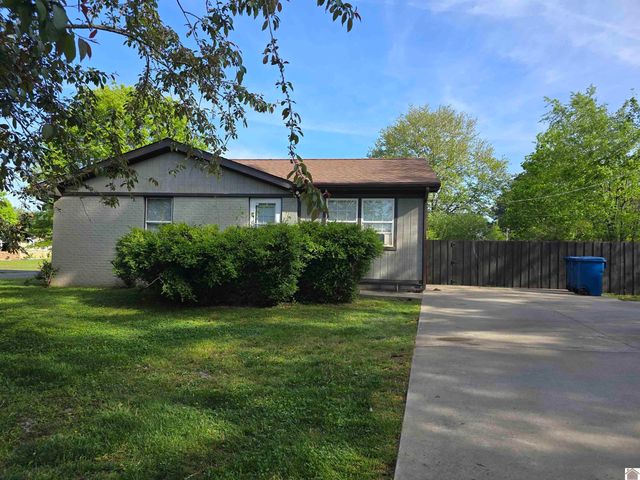 1500 Clayshire, Murray, KY 42071