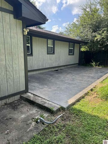 1500 Clayshire, Murray, KY 42071