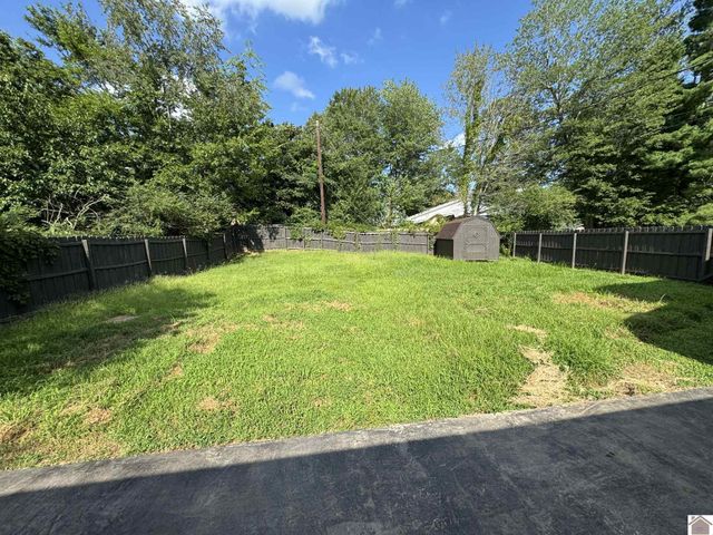 1500 Clayshire, Murray, KY 42071