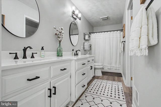 3600 COLONIAL RD, Dover, PA 17315