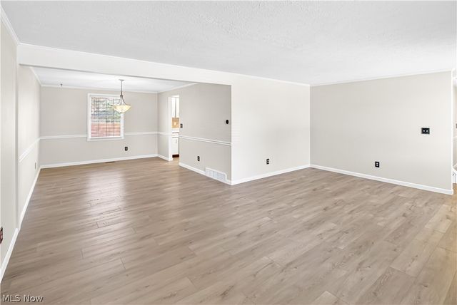 960 Red Oak Circle, Medina, OH 44256