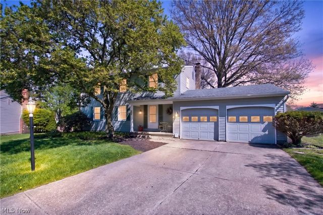 960 Red Oak Circle, Medina, OH 44256