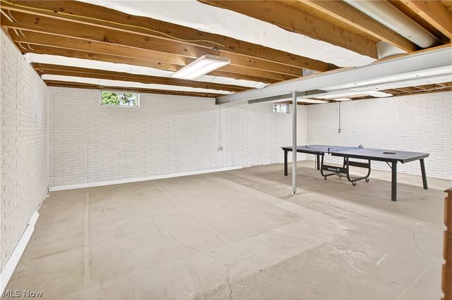 960 Red Oak Circle, Medina, OH 44256