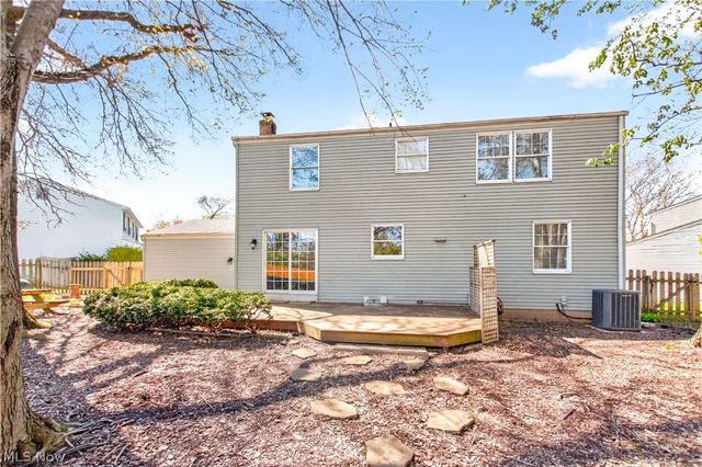 960 Red Oak Circle, Medina, OH 44256