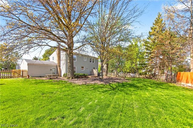 960 Red Oak Circle, Medina, OH 44256