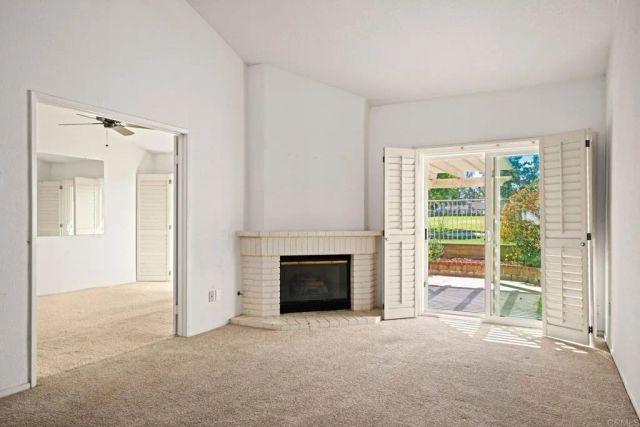 1015 Gleneagles Place, Vista, CA 92081
