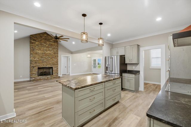 758 Lakeside Rd, Madisonville, TN 37354