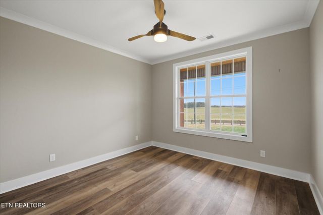758 Lakeside Rd, Madisonville, TN 37354