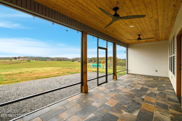 758 Lakeside Rd, Madisonville, TN 37354